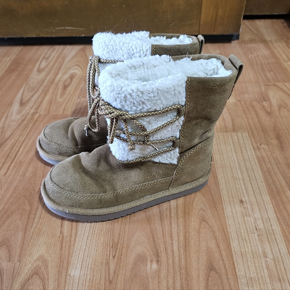 Koolaburra Tan and Cream Kids Snow Boots